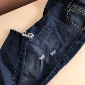 GREAT CONDITION ripped jeans 💙